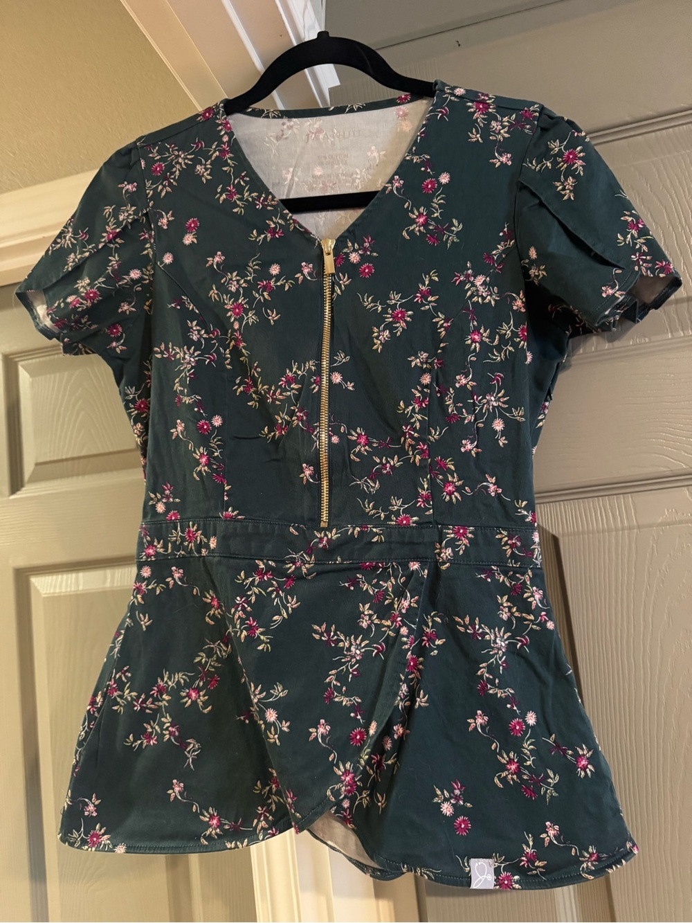 Jaanuu Dark Green Floral Zip-Front Top